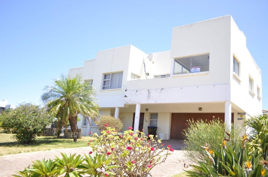 5 Bedroom Property for Sale in Wavecrest Eastern Cape